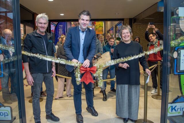 Was een geslaagde opening van onze winkel met veel enthousiaste drukte!!!